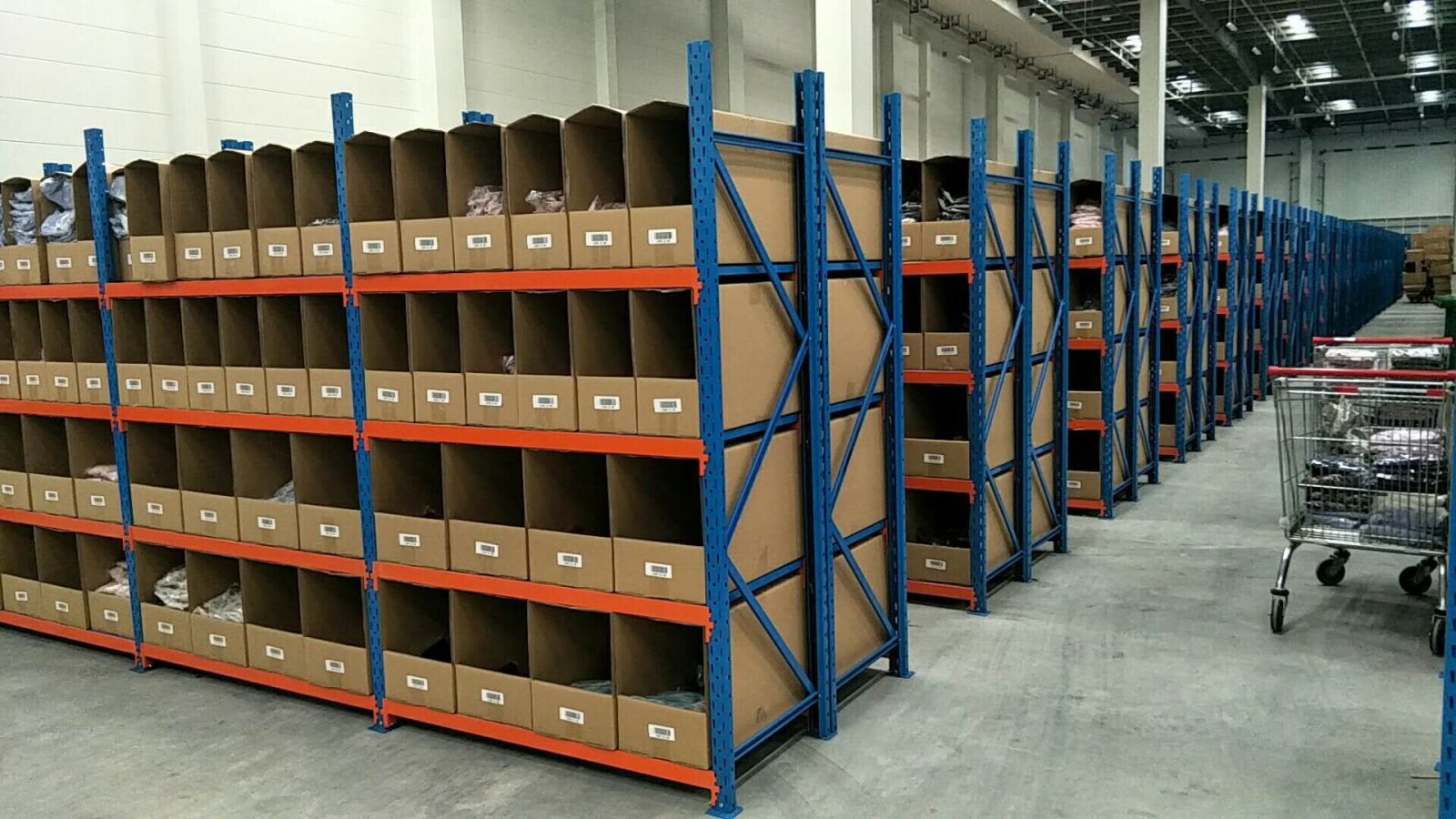 Thailand Clothing Storage Racking Case | Custom Clothes Racks